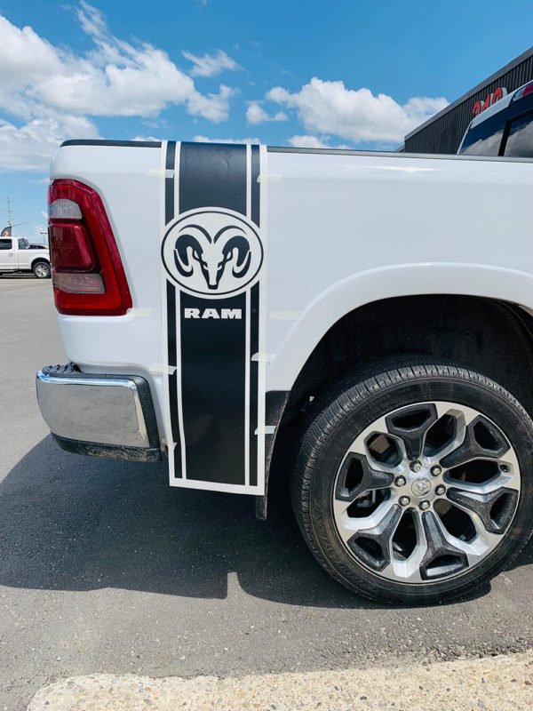 vehicle-decals-branding-canada-mississauga